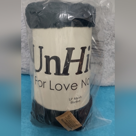 NEW Charcoal Unhide For Love Not Fur Lil Marsh Small Blanket - Picture 1 of 3
